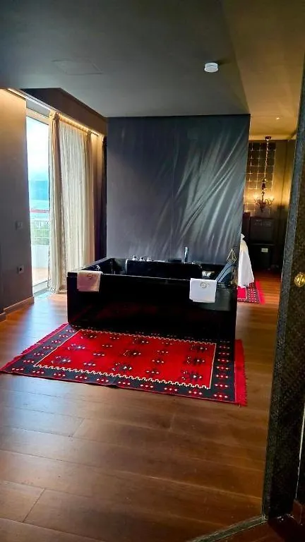 公寓式酒店 Alba Suites Vlorë