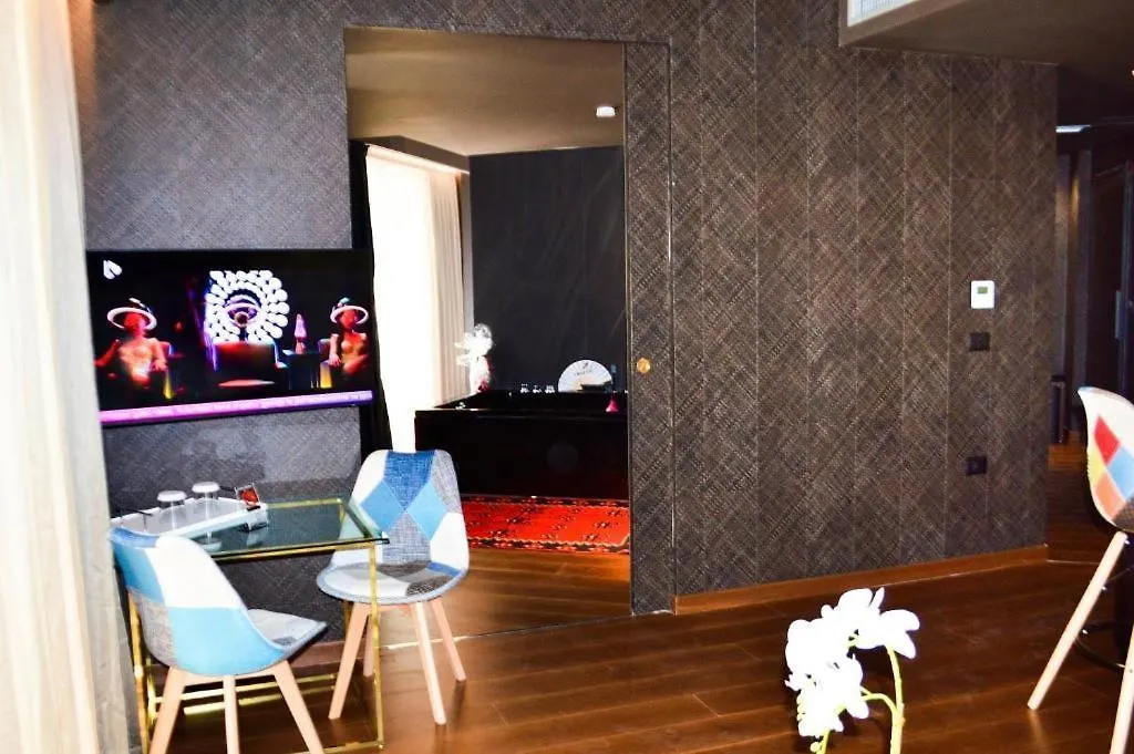 公寓式酒店 Alba Suites Vlorë