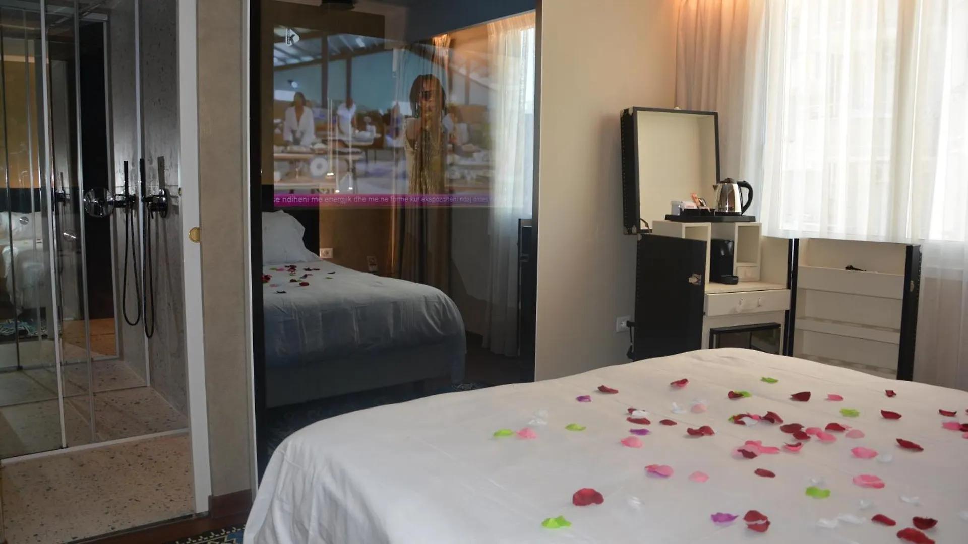 公寓式酒店 Alba Suites Vlorë