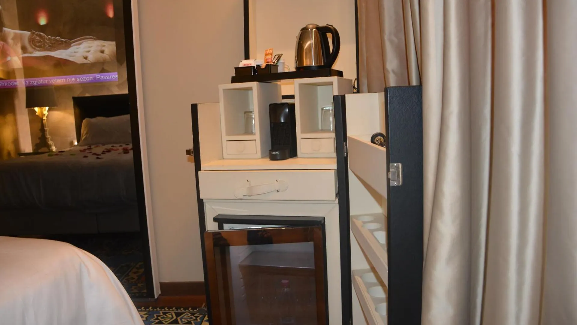 Alba Suites Vlorë 0*,