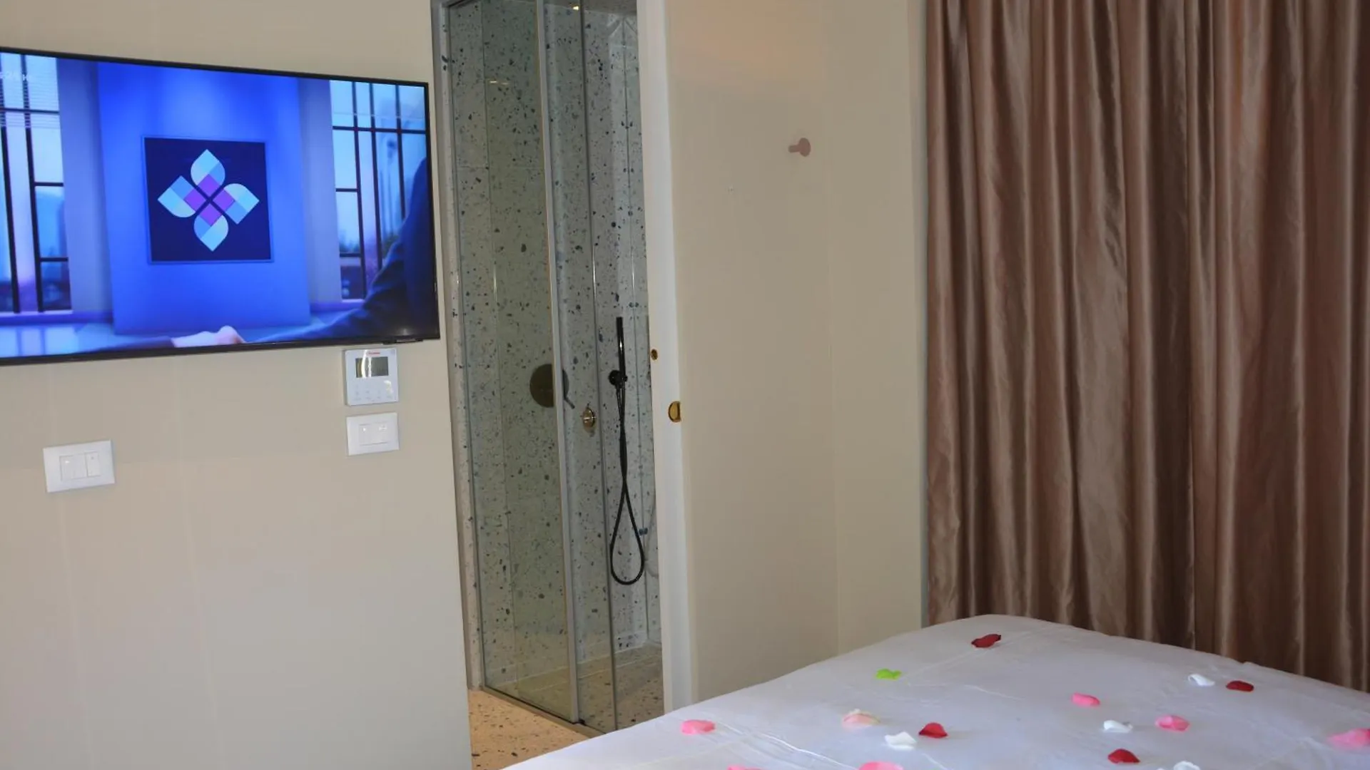 Alba Suites Vlorë 0*,  阿尔巴尼亚