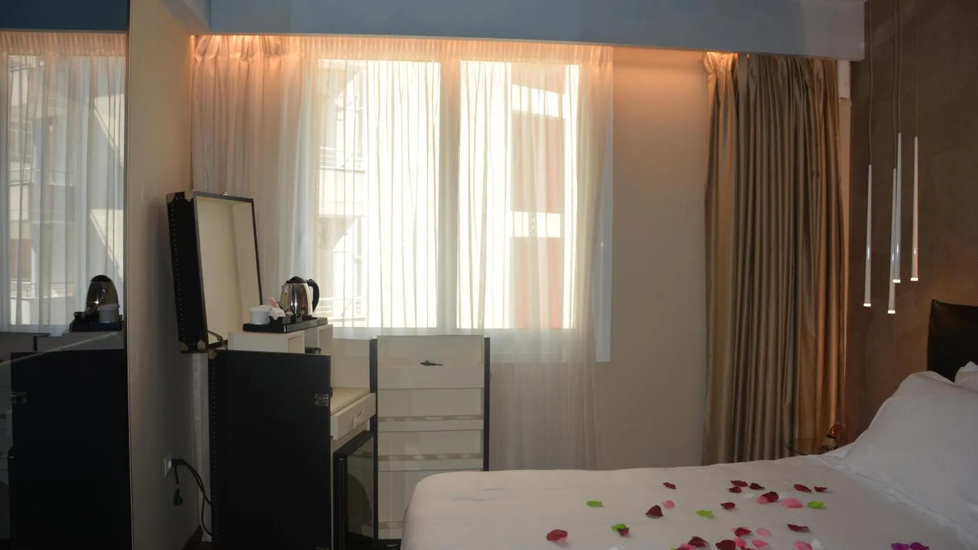 公寓式酒店 Alba Suites Vlorë