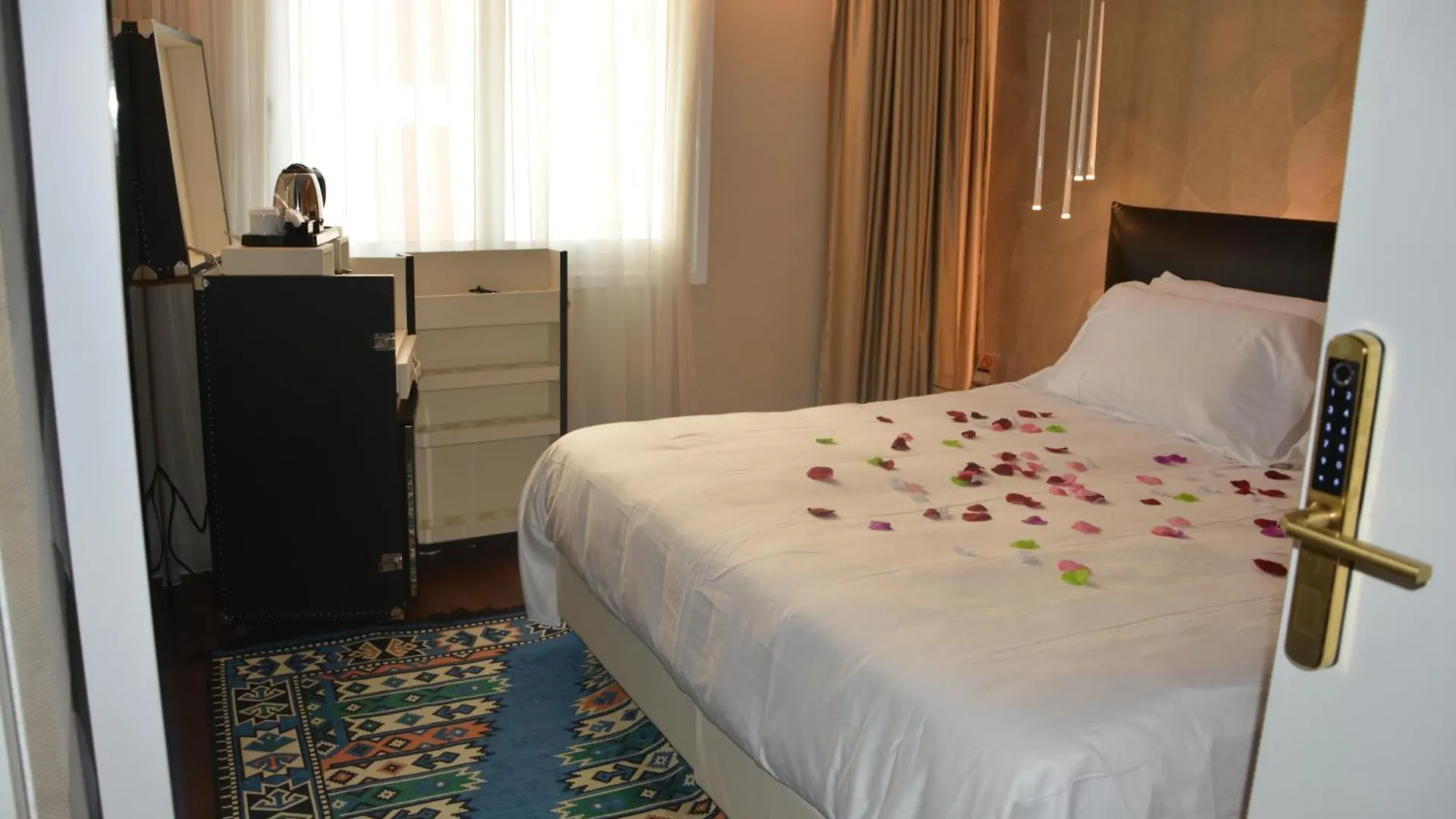 Alba Suites Vlorë 0*,
